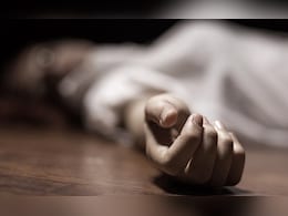Delhi : आपसी रंजिश के चलते बाप-बेटे की छुरा गोदकर हत्या, मामले की जांच में जुटी पुलिस Delhi : आपसी रंजिश के चलते बाप-बेटे की छुरा गोदकर हत्या, मामले की जांच में जुटी पुलिस