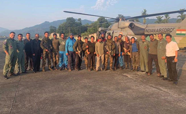 AN-32 हादसा : नौ दिन फंसे रहने के बाद बचाव दल को एयरलिफ्ट किया गया