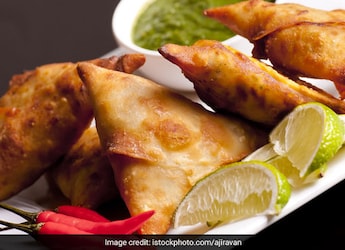 Matar Samosa Recipe: Move Over Aloo Samosa, Try Crispy Matar Samosas Matar Samosa Recipe: Move Over Aloo Samosa, Try Crispy Matar Samosas