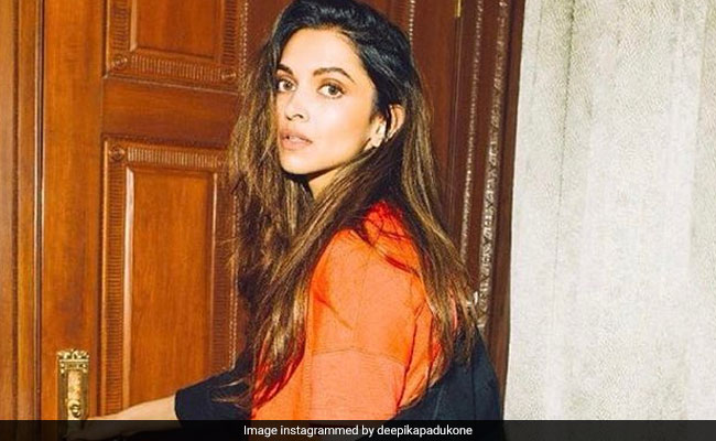Hrithik Roshan And Abhishek Bachchan Agree With Deepika Padukone That '#AllSleepMatters'