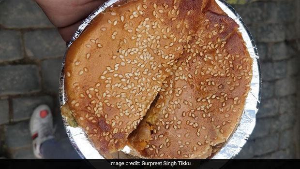 Move Over Bun Tikki And Samosa, This Kasauli Kiosk Is Selling Gulab Jamun In A Bun!