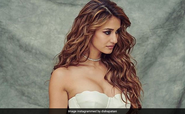 Disha Patani ने लॉन्च किया अपना YouTube चैनल, फैन्स के लिए लाईं ये सरप्राइज- देखें Video