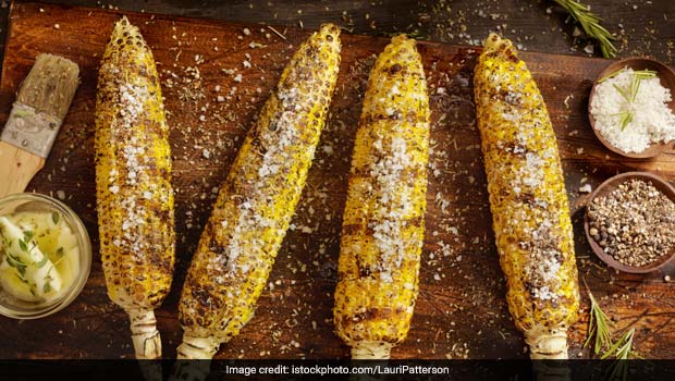 Indian Cooking Hacks: Enjoy Monsoon With This Perfectly Grilled Homemade Corn On The Cob