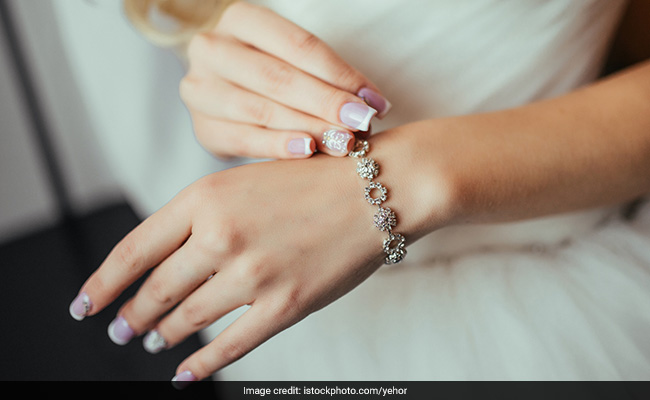 Amazon Wardrobe Refresh Sale: 9 Jewellery Picks You Cannot Miss Out On
