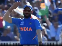 World Cup 2019: नकल उतारने पर शेल्डन कॉटरेल ने किया शमी पर पलटवार, दिया यह मजेदार जवाब World Cup 2019: नकल उतारने पर शेल्डन कॉटरेल ने किया शमी पर पलटवार, दिया यह मजेदार जवाब