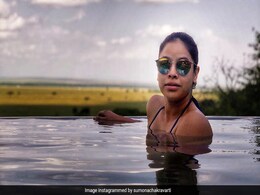 पूल में यूं चिल करती नजर आईं कपिल शर्मा की 'ऑनस्क्रीन वाइफ, फ़ोटो हुई वायरल पूल में यूं चिल करती नजर आईं कपिल शर्मा की 'ऑनस्क्रीन वाइफ, फ़ोटो हुई वायरल