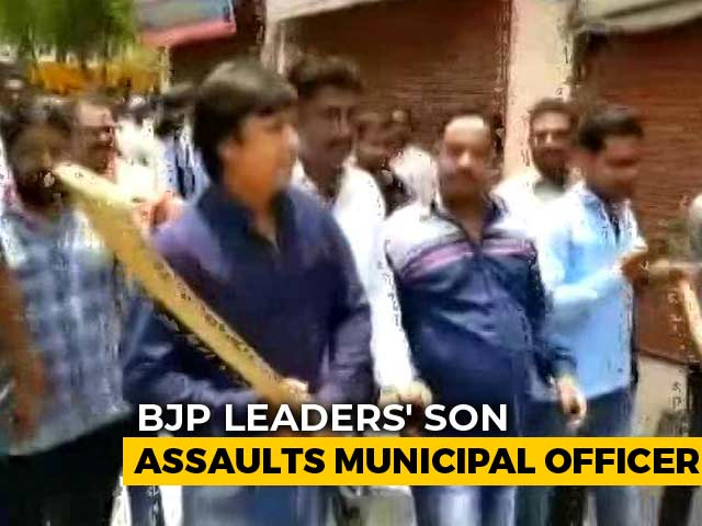 On Video, Son Of BJP's Kailash Vijayvargiya Beats Officer With Cricket Bat