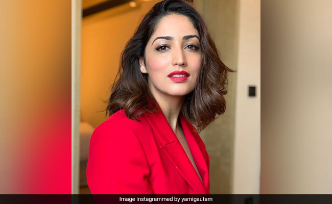 Yami Gautam Was Overwhelmed When Chinese Fans Sang For Her At <i>Kaabil</i> Premiere