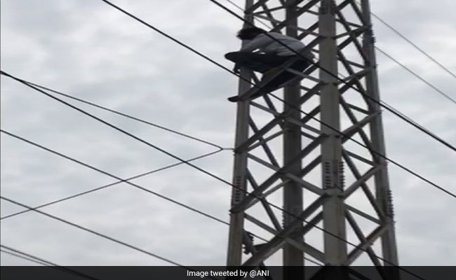 Man Threatens To Commit Suicide After Police Calls Him For Investigation