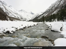 3 Trekkers Dead After Heavy Snowfall In Himachal Pradesh, 10 Rescued 3 Trekkers Dead After Heavy Snowfall In Himachal Pradesh, 10 Rescued