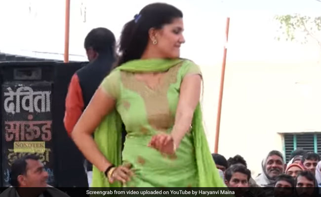 सपना चौधरी ने हरियाणवी सॉन्ग पर लगाए ठुमके, सोशल मीडिया पर धमाल मचा रहा है वीडियो