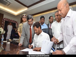सामंती घोड़ों पर सवार हमारे लोकतंत्री नवाब सामंती घोड़ों पर सवार हमारे लोकतंत्री नवाब