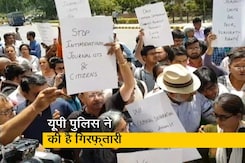 सिटी सेंटर : पत्रकारों के समर्थन में प्रदर्शन, दिल्ली में पारा 48 के पार सिटी सेंटर : पत्रकारों के समर्थन में प्रदर्शन, दिल्ली में पारा 48 के पार
