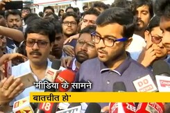 ममता बनर्जी से बातचीत को तैयार हुए हड़ताली डॉक्टर ममता बनर्जी से बातचीत को तैयार हुए हड़ताली डॉक्टर