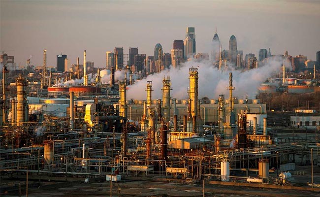 Oil Refiners Worldwide Struggle With Weak Demand, Inventory Glut