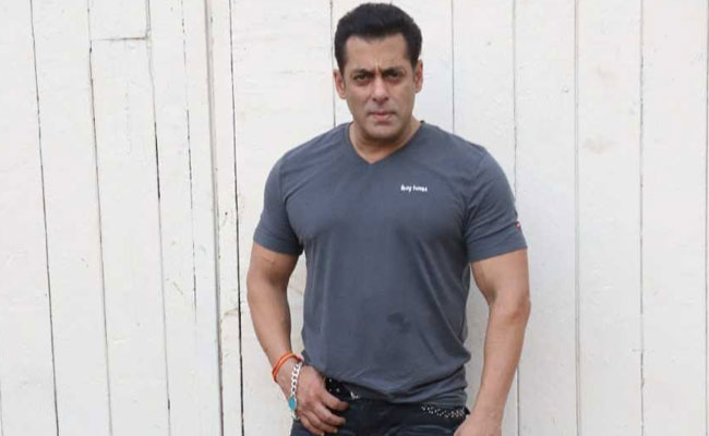 Salman Khan Claims He 'Doesn't Know' About Controversial Aishwarya Meme Tweeted By Vivek Oberoi