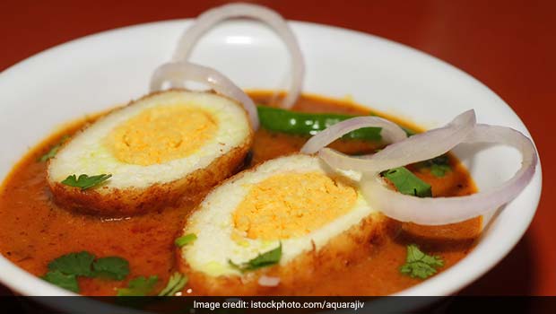 Watch: <i>Masala</i> Egg Curry Recipe - This Spicy Egg Curry With South Indian <i>Tadka</i> Is Sensational