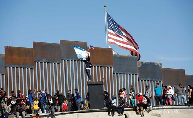 US Judge Blocks Trump's Bid To Detain Migrant Kids Indefinitely