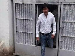 अधिकारी को बल्ले से पीटने वाले BJP विधायक आकाश विजयवर्गीय जमानत के बाद हुए रिहा, कहा- जेल में अच्छा समय बीता अधिकारी को बल्ले से पीटने वाले BJP विधायक आकाश विजयवर्गीय जमानत के बाद हुए रिहा, कहा- जेल में अच्छा समय बीता