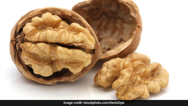 Cholesterol diet: Avoid deep fried and junk food to control your cholesterol