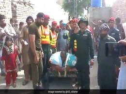 पाकिस्तान के सबसे भारी इंसान को अस्पताल ले जाने में छूटे पसीने, बुलानी पड़ी मिलिट्री पाकिस्तान के सबसे भारी इंसान को अस्पताल ले जाने में छूटे पसीने, बुलानी पड़ी मिलिट्री