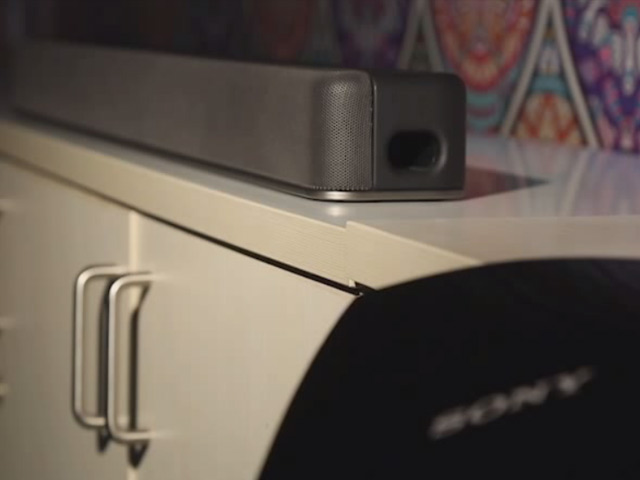 A Soundbar That Weighs 3 Kilos