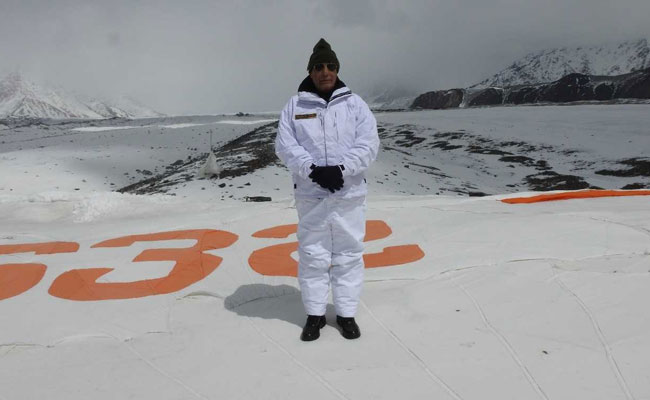 राजनाथ सिंह ने सबसे ऊंचे युद्ध क्षेत्र सियाचिन का दौरा किया, जवानों के माता-पिता को लेकर कही यह बात...