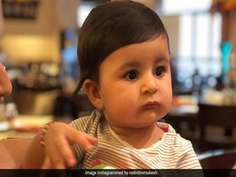 Taimur Ali Khan को टक्कर देने आई यह स्टार किड, जमकर वायरल हो रही तस्वीरें...देखें Photos Taimur Ali Khan को टक्कर देने आई यह स्टार किड, जमकर वायरल हो रही तस्वीरें...देखें Photos
