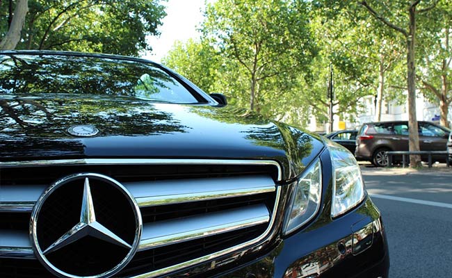 Speeding Mercedes Kills Man Walking On Footpath In Mumbai