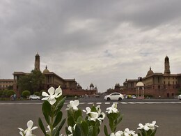Weather Updates: दिल्ली-एनसीआर में आज हल्की बारिश की संभावना, 13 अगस्त से पहले भारी वर्षा की उम्मीद नहीं, जानें इन राज्यों का हाल Weather Updates: दिल्ली-एनसीआर में आज हल्की बारिश की संभावना, 13 अगस्त से पहले भारी वर्षा की उम्मीद नहीं, जानें इन राज्यों का हाल
