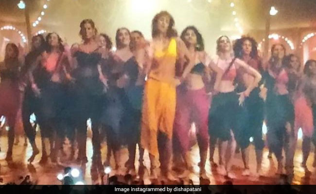 सलमान खान और दिशा पटानी की 'भारत' में केमिस्ट्री देख सिनेमाहॉल में यूं मचा हंगामा, वायरल हुआ Video