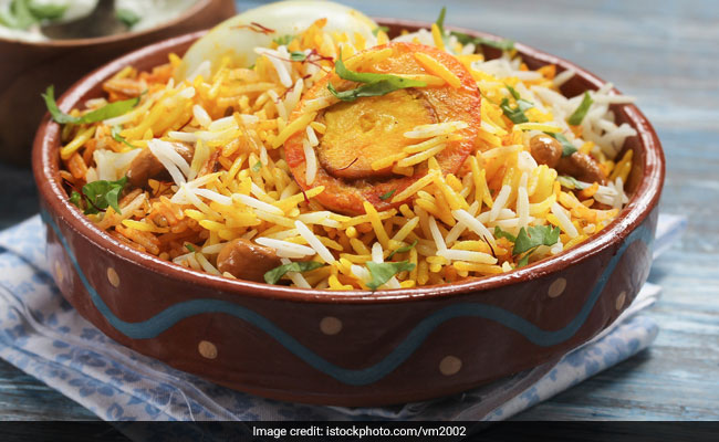 Cooking <i>Biryani</i> Is No Big Deal With These 7 Readymade <i>Masalas</i>