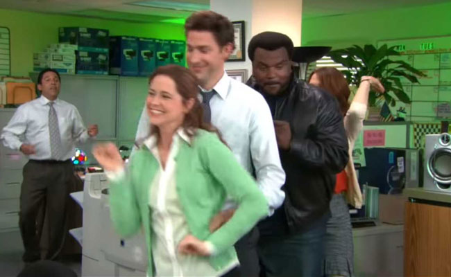 '<i>The Office</i>' Cast 'Dancing' To A Bhojpuri Song Will Make You LOL
