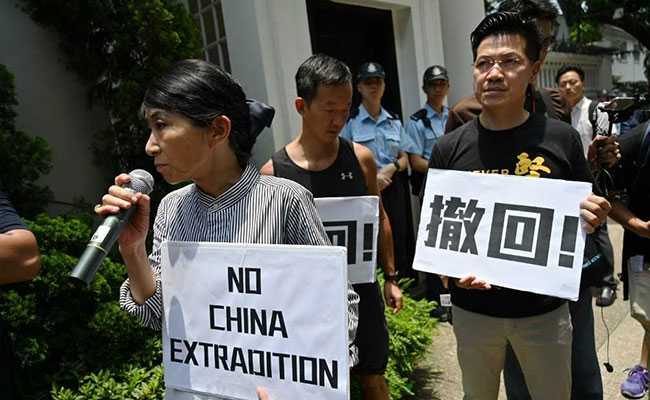 After Protests, Hong Kong Suspends Divisive Extradition Bill