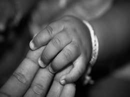 टीवी पर फांसी के फंदे पर झूलने का चल रहा था सीन, बच्ची ने भी किया वैसा, चली गई जान टीवी पर फांसी के फंदे पर झूलने का चल रहा था सीन, बच्ची ने भी किया वैसा, चली गई जान