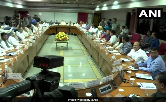 बजट सत्र शुरू होने से पहले PM मोदी सरकार ने बुलाई सर्वदलीय बैठक, सभी पार्टियों के पहुंचे नेता