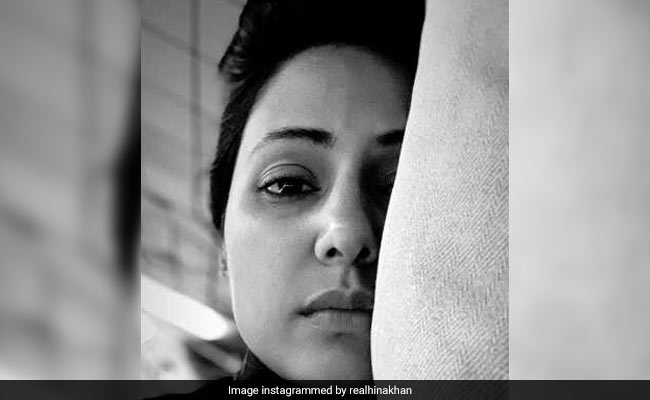 हिना खान को हुआ कुछ ऐसा, लिखा- मैं ठीक नहीं हूं; Photo हुई वायरल हिना खान को हुआ कुछ ऐसा, लिखा- मैं ठीक नहीं हूं; Photo हुई वायरल