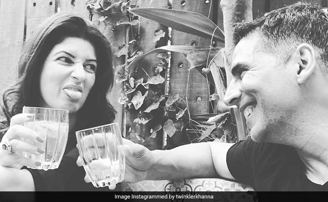 Twinkle Khanna's Cheeky Post About 'Hunk' Akshay Kumar Is Pure Love