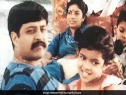 'फादर्स डे' के दिन निक जोनास ने प्रियंका चोपड़ा के पिता के लिए लिखा ऐसा संदेश, पढ़कर रो पड़ीं 'देसी गर्ल' 'फादर्स डे' के दिन निक जोनास ने प्रियंका चोपड़ा के पिता के लिए लिखा ऐसा संदेश, पढ़कर रो पड़ीं 'देसी गर्ल'