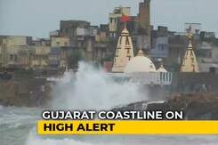 3 Lakh Evacuated, 70 Trains Cancelled As Gujarat Braces For Cyclone Vayu 3 Lakh Evacuated, 70 Trains Cancelled As Gujarat Braces For Cyclone Vayu