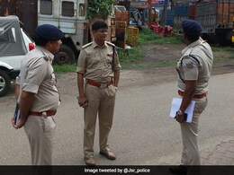 लातेहार में प्रतिबंधित भारतीय कम्युनिष्ट पार्टी (माओवादी) के जोनल कमांडर ने किया आत्मसमर्पण लातेहार में प्रतिबंधित भारतीय कम्युनिष्ट पार्टी (माओवादी) के जोनल कमांडर ने किया आत्मसमर्पण