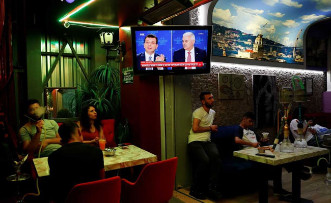 Turkey Mayoral Candidates Face Off In Rare Debate Before Election Test