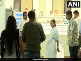 डॉक्टरों के साथ बैठक में ममता बनर्जी ने कहा, 'आपकी चिंता दूर करेंगे' डॉक्टरों के साथ बैठक में ममता बनर्जी ने कहा, 'आपकी चिंता दूर करेंगे'