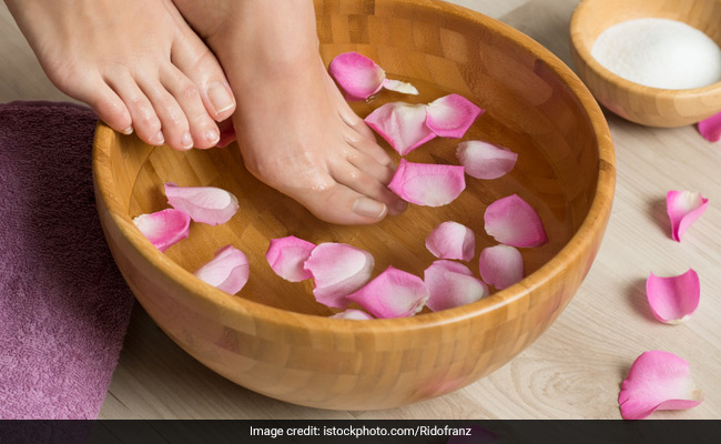 7 Cooling Foot Scrubs That Will Make You Forget About Stress