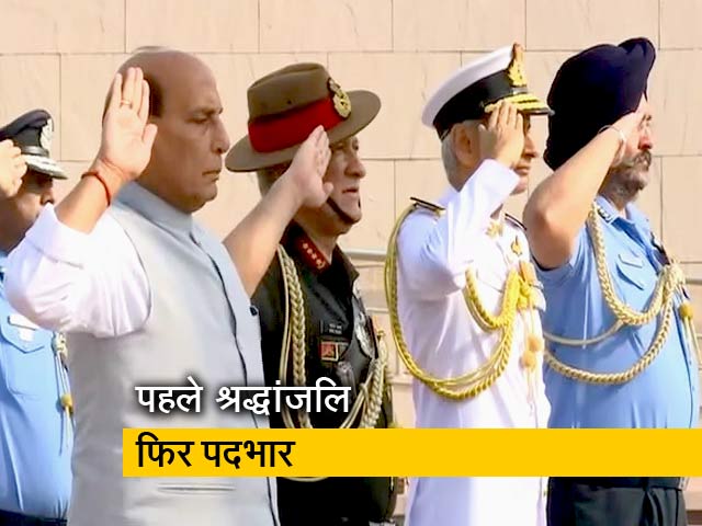 पदभार संभालने से पहले वॉर मेमोरियल पहुंचे राजनाथ सिंह