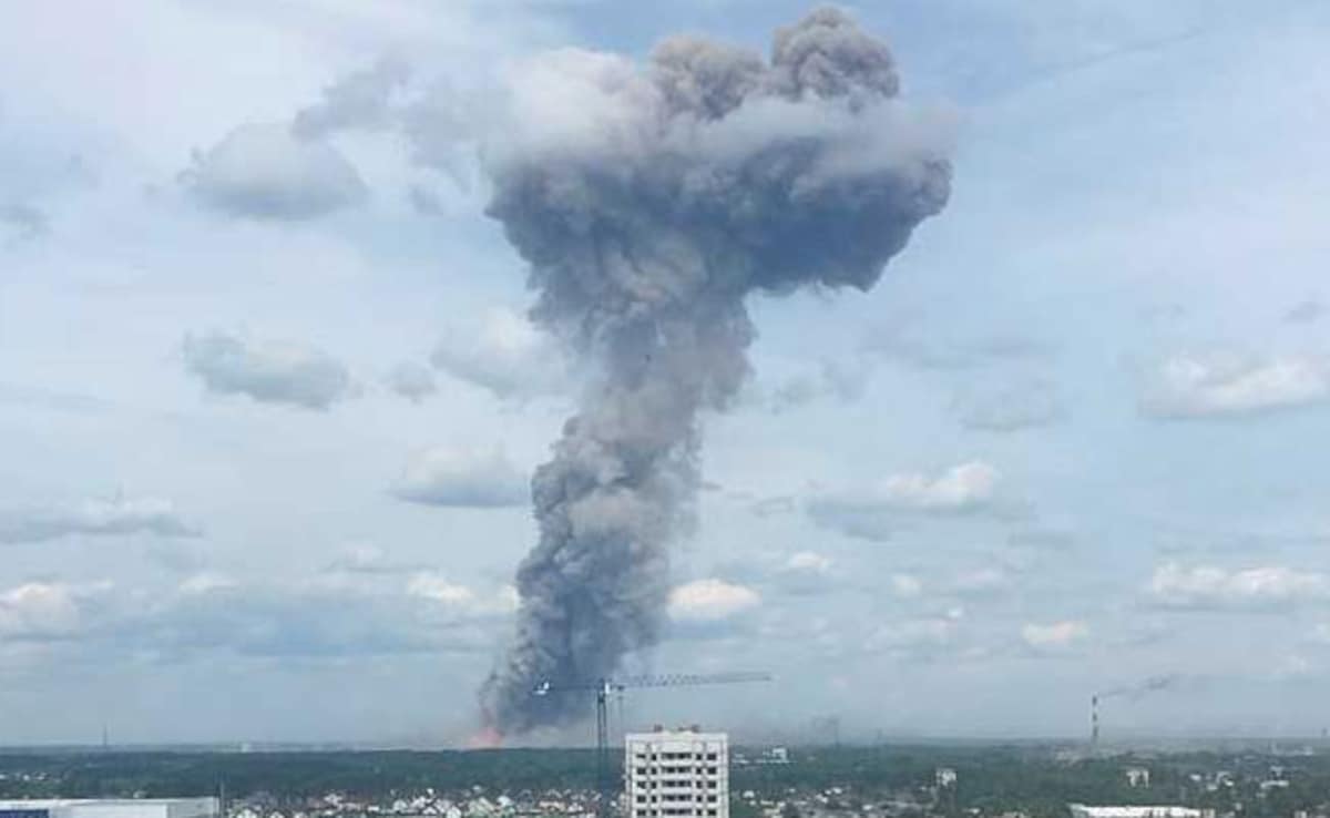 Fire At Russian Industrial Plant Kills 11, Injures 130