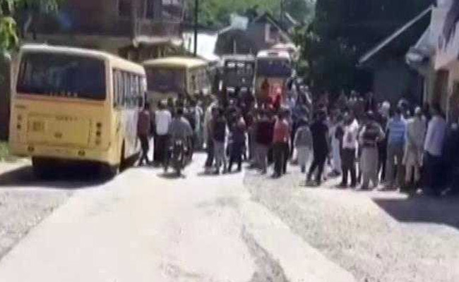 Outrage Over Crying Children Video As Bus Driver "Beaten" By Army In J&K