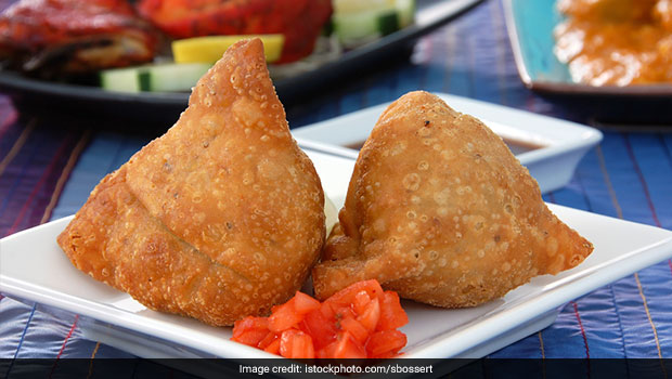 Recipe Video: Make Sweet Samosa With Healthy Fruits Filling For Kids