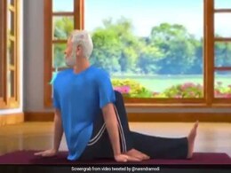 Ahead of World Yoga Day 2019, PM Narendra Modi Tweets 'Vakrasana' Video; Know The Health Benefits Ahead of World Yoga Day 2019, PM Narendra Modi Tweets 'Vakrasana' Video; Know The Health Benefits