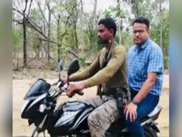 जब नक्सलियों के गढ़ सुकमा में बाइक पर निकले कलेक्टर और एसपी, जानें- पूरा मामला जब नक्सलियों के गढ़ सुकमा में बाइक पर निकले कलेक्टर और एसपी, जानें- पूरा मामला